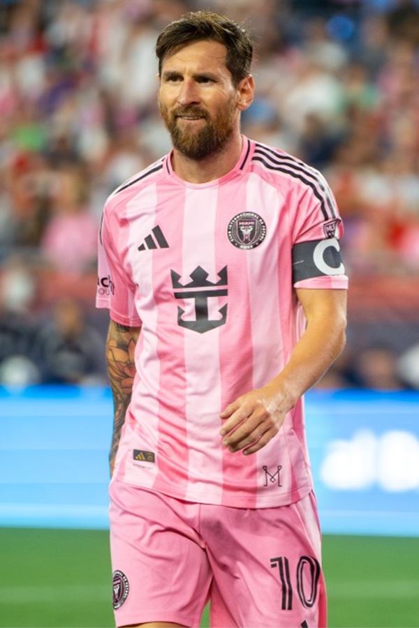 Messi atingiu os 900 golos na carreira (meta apenas alcançada por Ronaldo!)