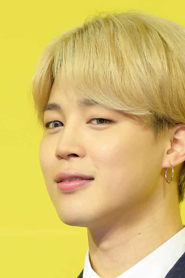 Jimin dos BTS operado de urgência e com teste positivo à Covid-19