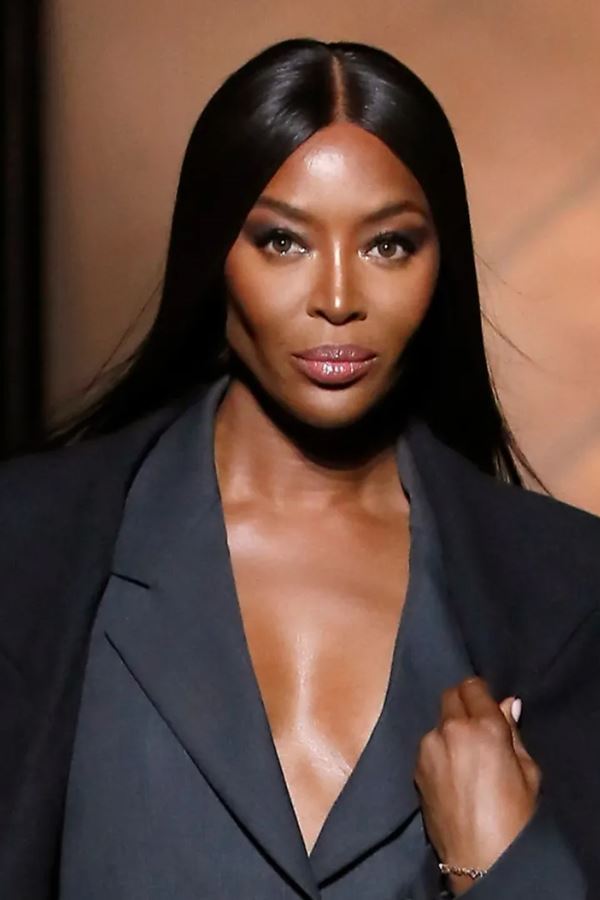 Naomi Campbell afastada de instituição de caridade