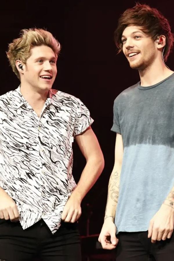 Niall Horan apoia Louis Tomlinson em concerto em Paris