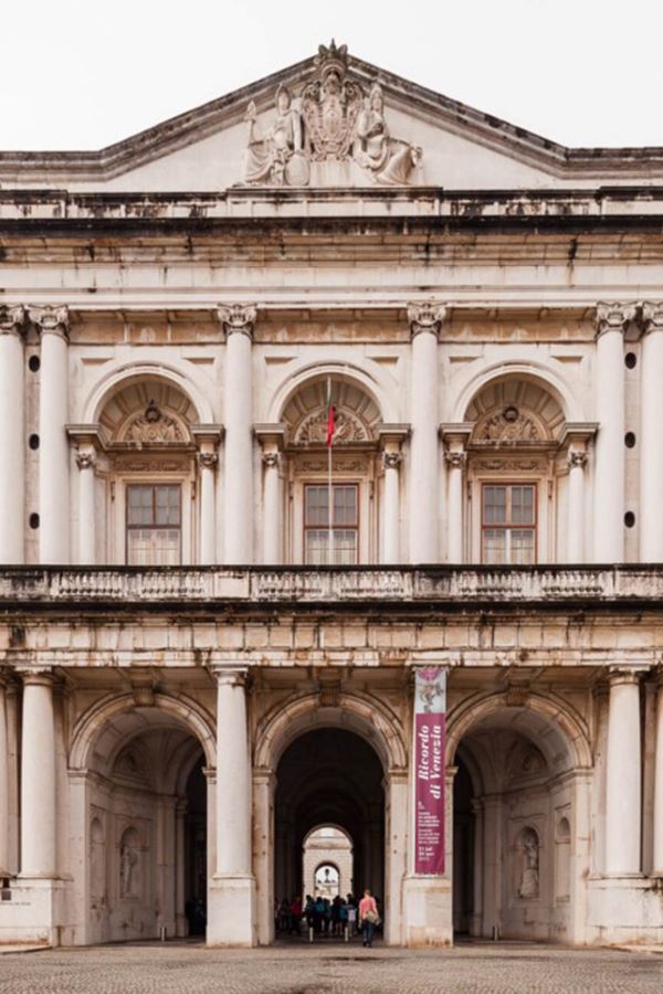 Esta biblioteca em Lisboa vai voltar a abrir portas…