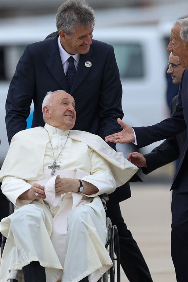 Centenas de pessoas em Belém para ver o Papa Francisco