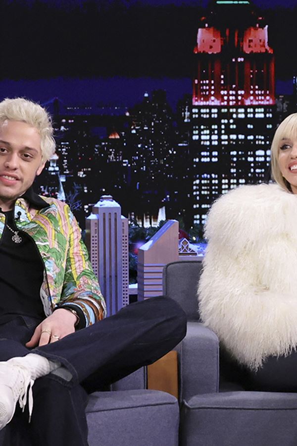 Miley Cyrus e Pete Davidson em programa especial de Ano Novo