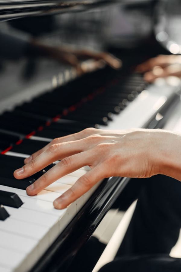 Podes tocar piano no metro!