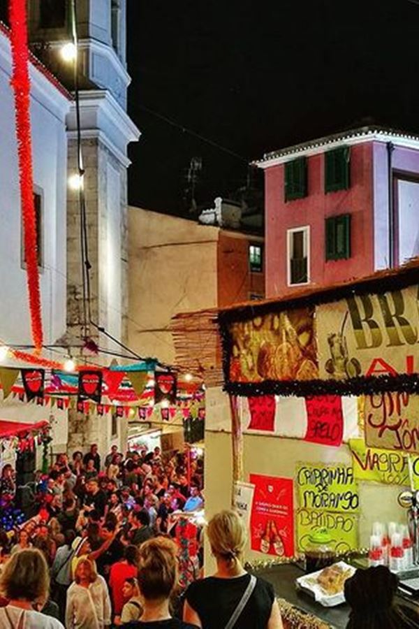 Metro de Lisboa prolonga horário para festa de Santo António !