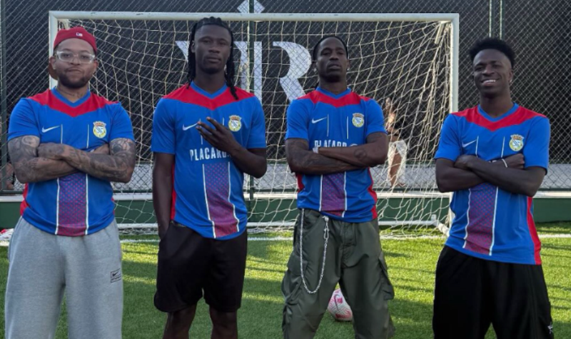 Travis Scott vestiu pelo Futebol Clube de Alverca! E não é humor...