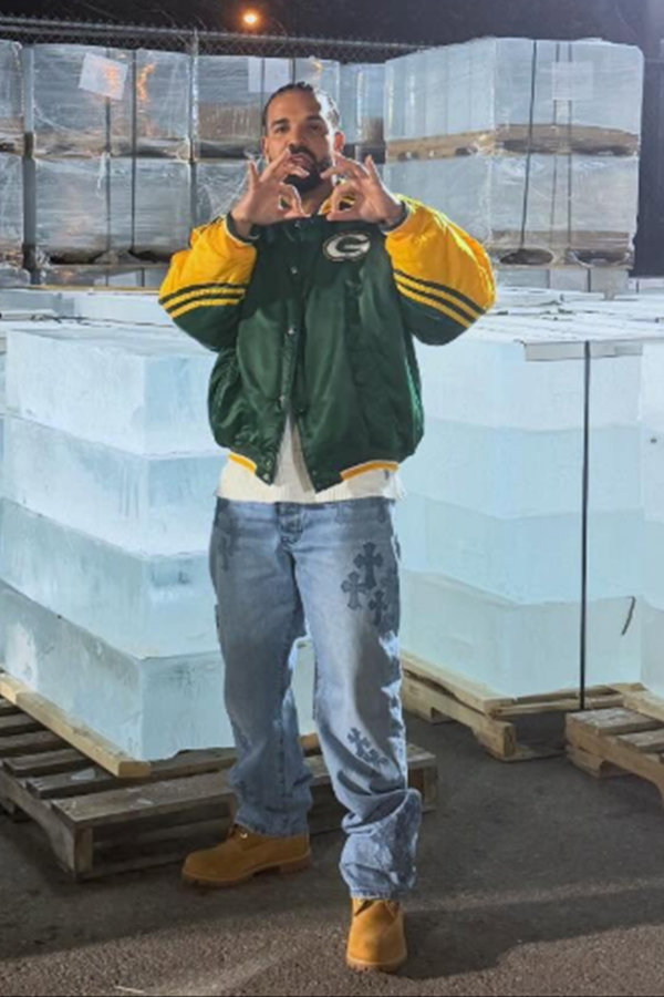 Iceman chegou: A escultura de gelo que esconde a data de lançamento do novo álbum de Drake Iceman chegou: A escultura de gelo que esconde a data de lançamento do novo álbum de Drake