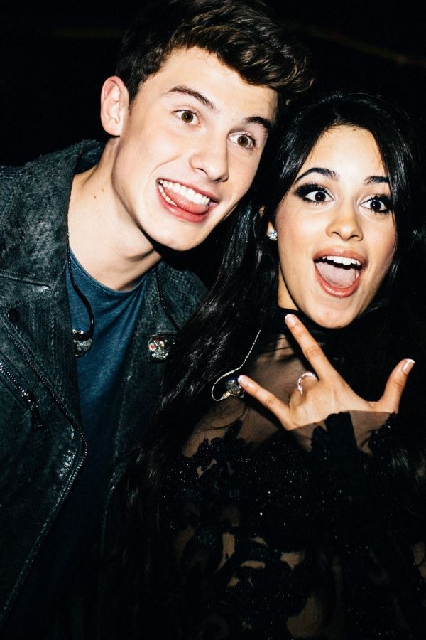 Camila Cabello e Shawn Mendes cantam juntos