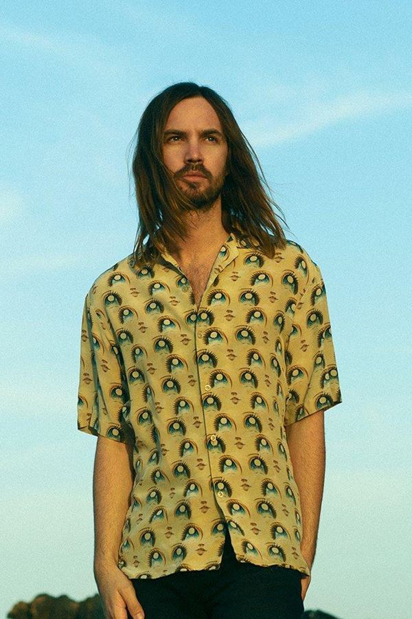 Após 5 anos, temos música nova de Tame Impala! Após 5 anos, temos música nova de Tame Impala!