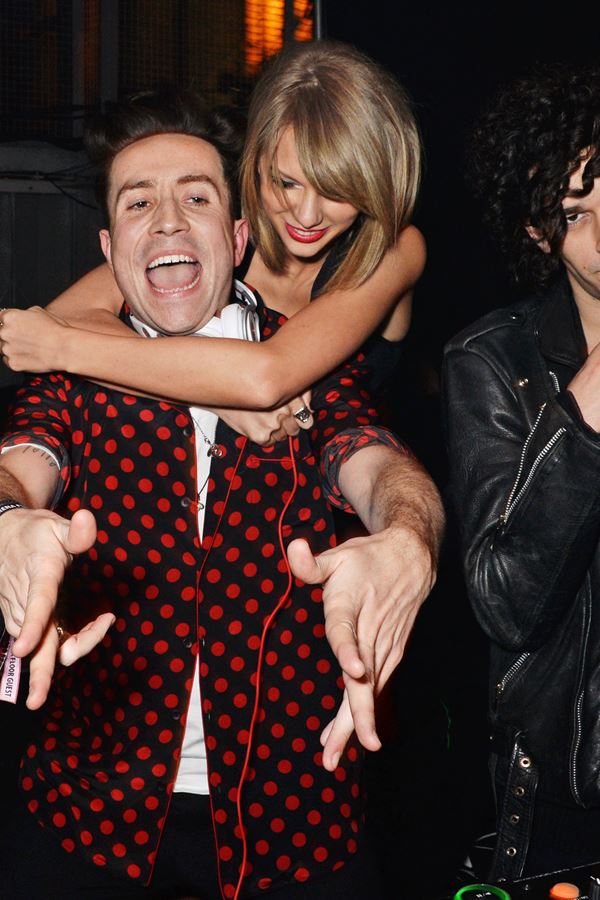 Taylor Swift e Matty Healy apanhados em público!