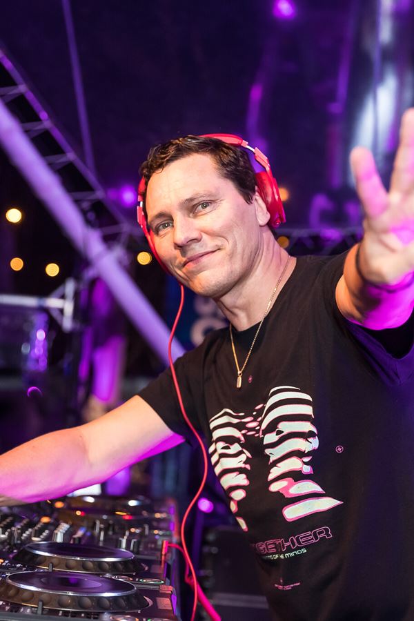 Tiësto cancela atuação no Super Bowl