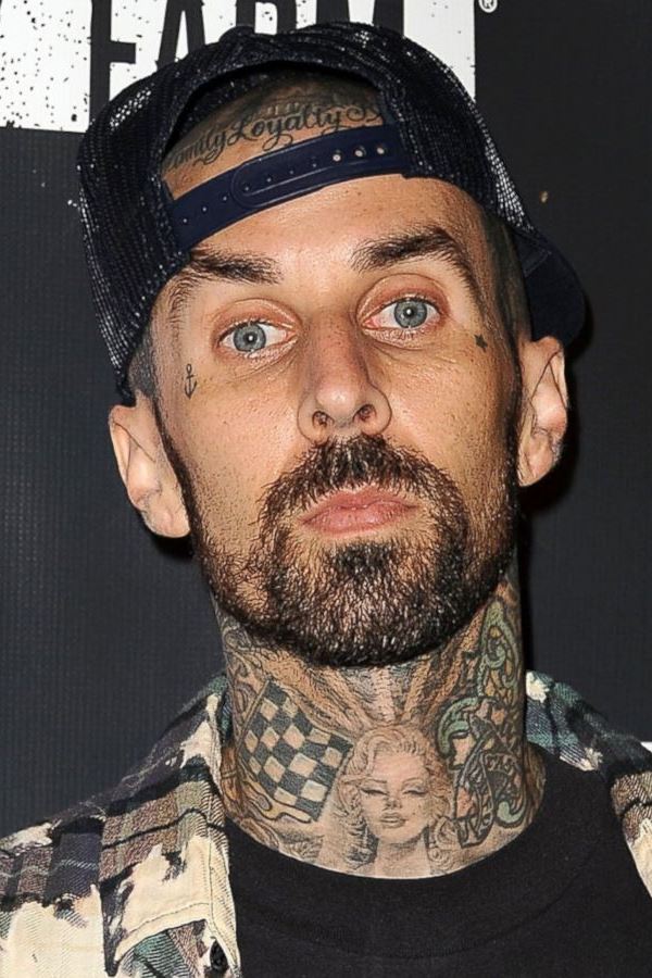 Avançada a causa do internamento de Travis Barker