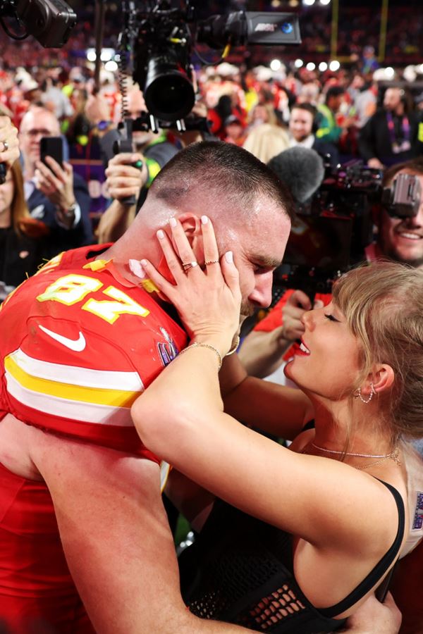 Travis Kelce começou a época com o apoio de Taylor Swift