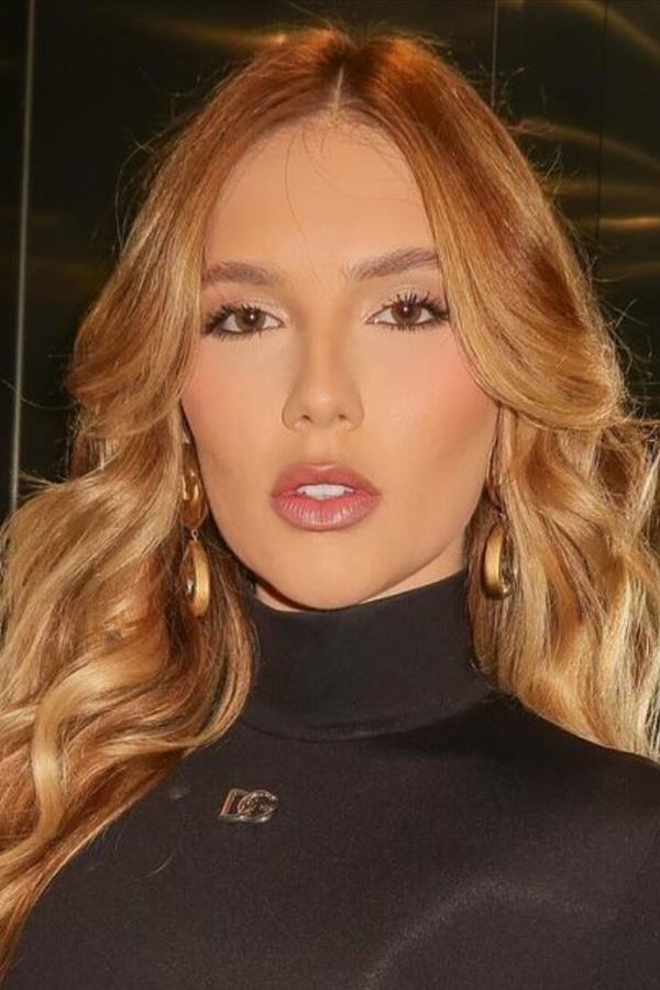 Virginia Fonseca de “cara fechada” na festa dos seus 27 anos