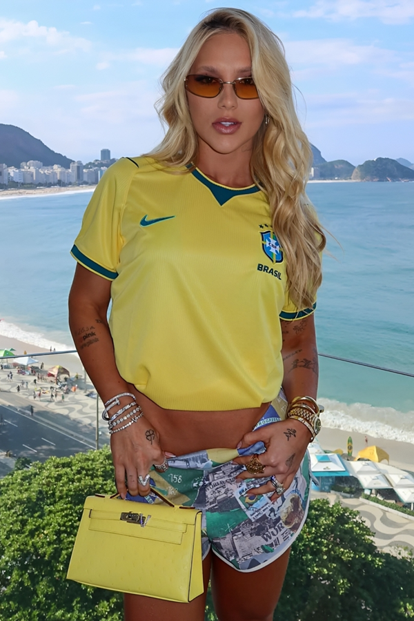 Virgínia foi alvo de insultos no Maracanã... e Vinicius reage!