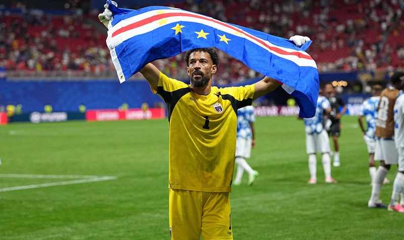 Aos 40 anos, Vozinha torna-se herói improvável do Mundial!